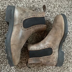 Perfectly worn high top blundstones size 8